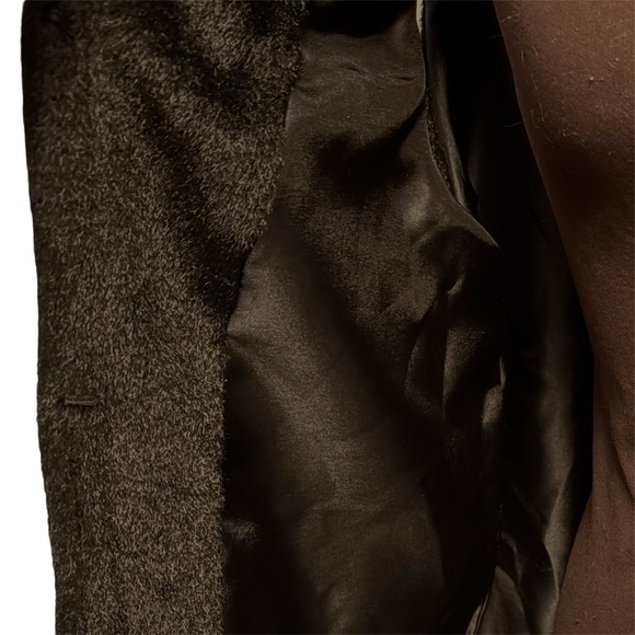 Womens Black Long Faux Fur V Neck Lined Vest, size Medium, New with Tags - Picture 5 of 12